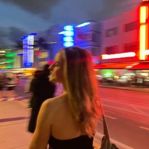 Meet your Posher, Dahlia